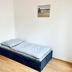 Apartment Sunny & Minimalist Near The Center