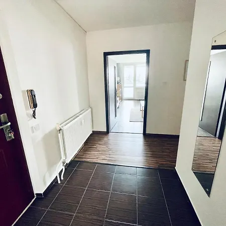 Sunny & Minimalist Near The Center *