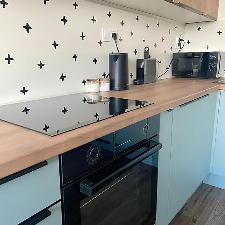 Apartment Sunny & Minimalist Near The Center *