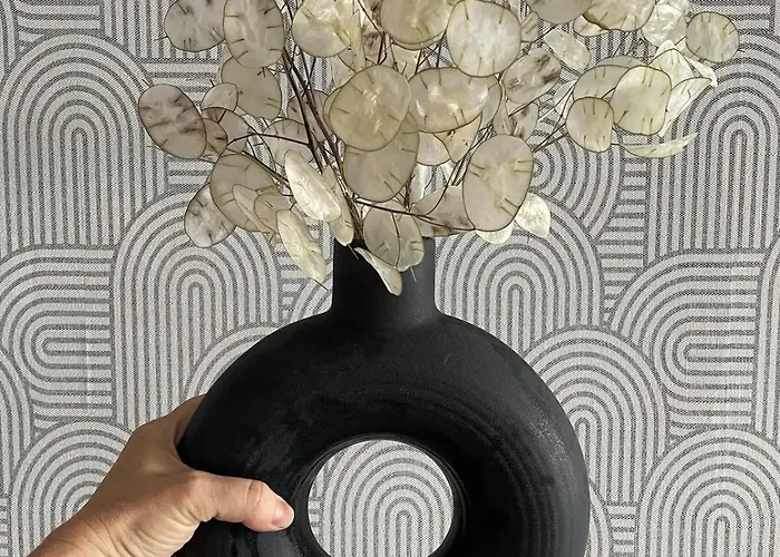 Sunny & Minimalist Near The Center